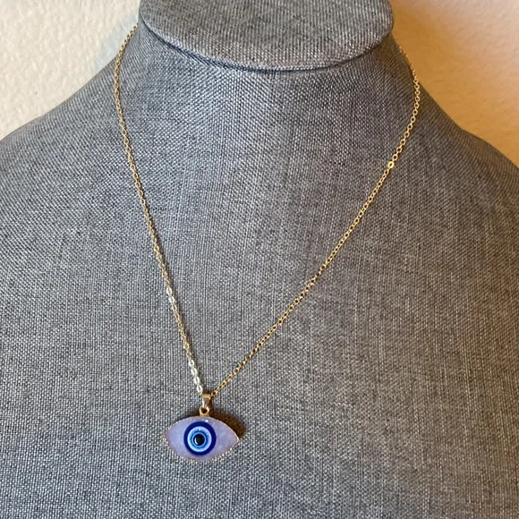 NEW White Druzy Crystals with Evil Eye Pendant Necklace - Picture 3 of 4